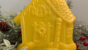 Beeswax Santa&#39;s Cottage