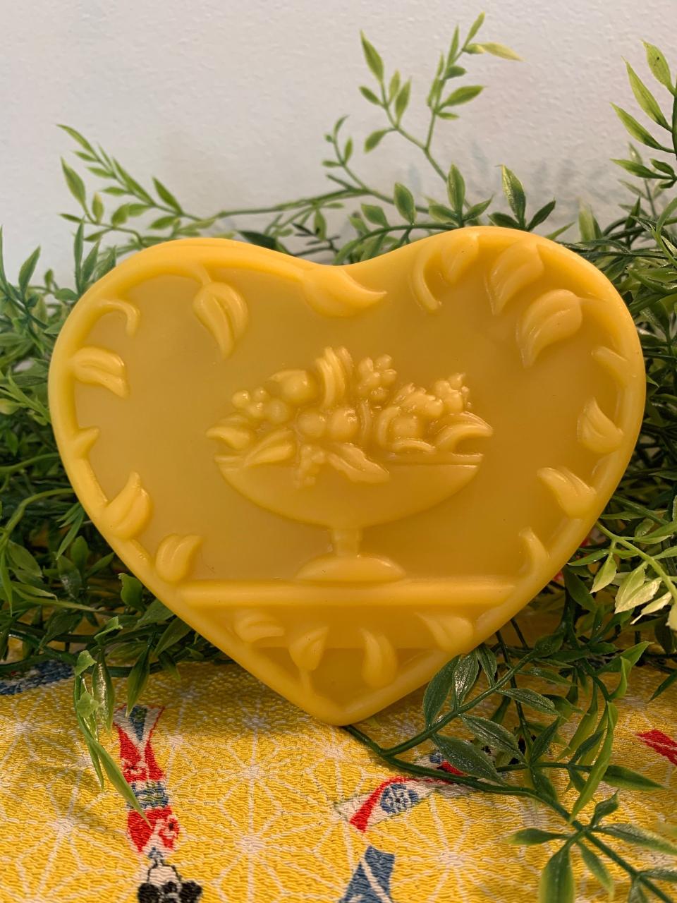 Beeswax Harvest Table Heart