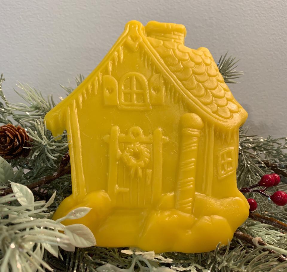 Beeswax Santa&#39;s Cottage